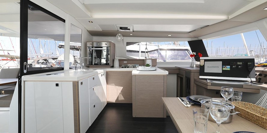 Fountaine Pajot Astrea 42