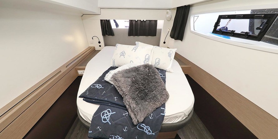 Fountaine Pajot Astrea 42