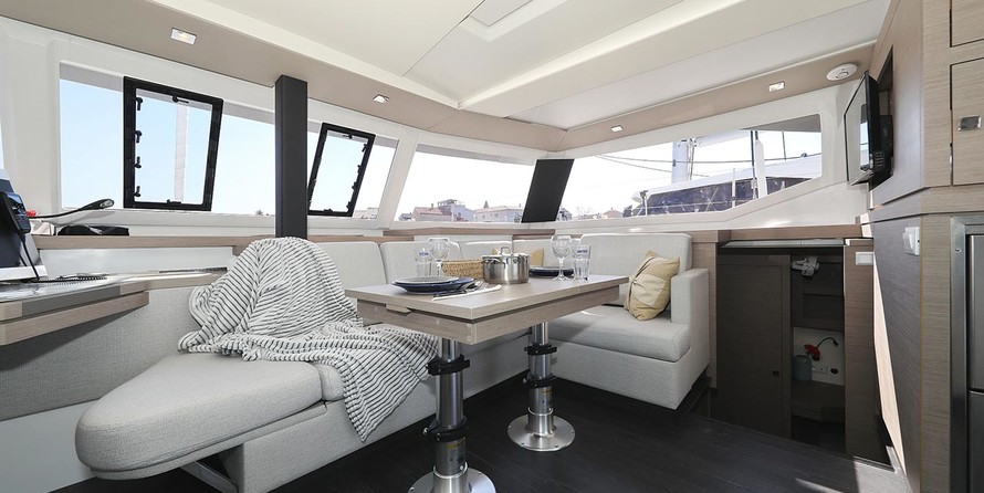 Fountaine Pajot Astrea 42