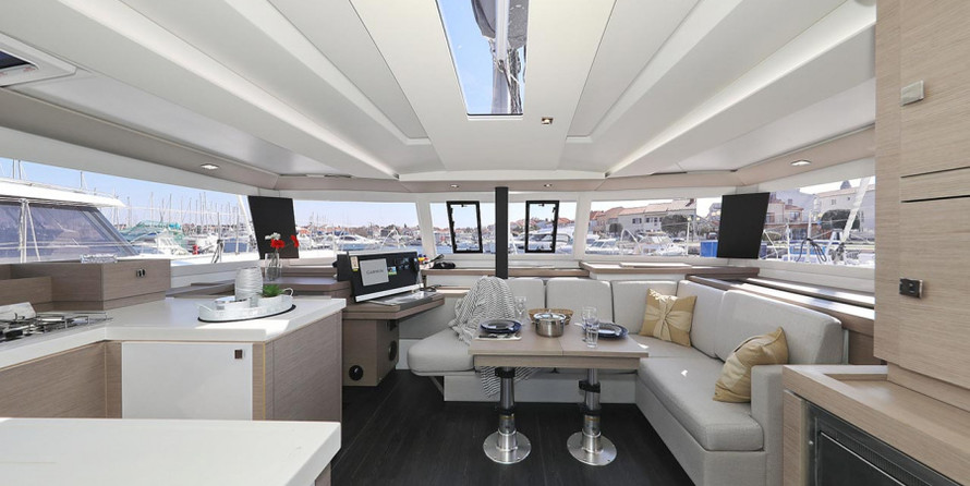 Fountaine Pajot Astrea 42