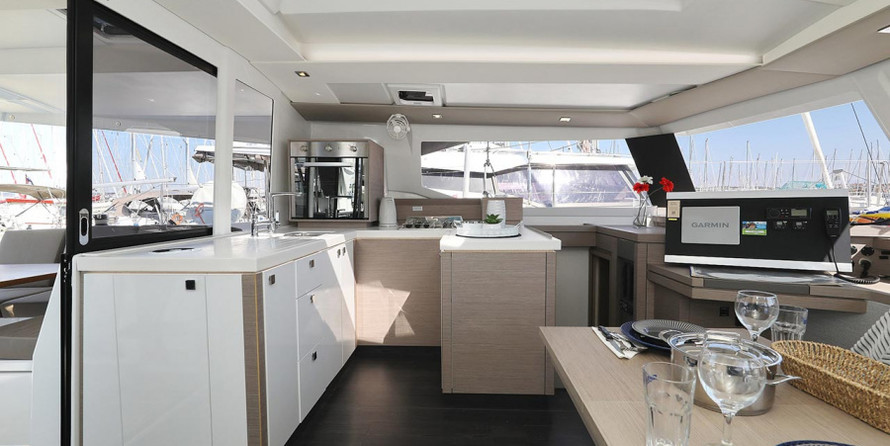 Fountaine Pajot Astrea 42