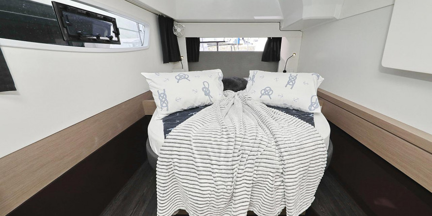 Fountaine Pajot Astrea 42