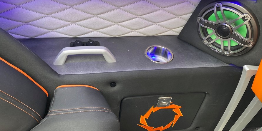 Fountain fountain 47 lightning