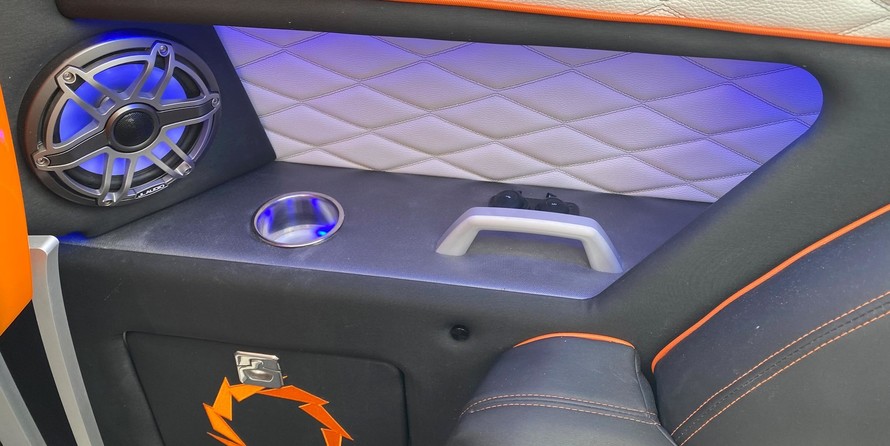 Fountain fountain 47 lightning