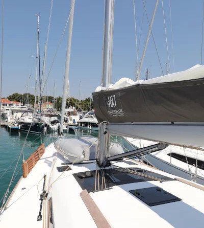 Dufour 460