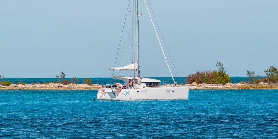 Lagoon 39