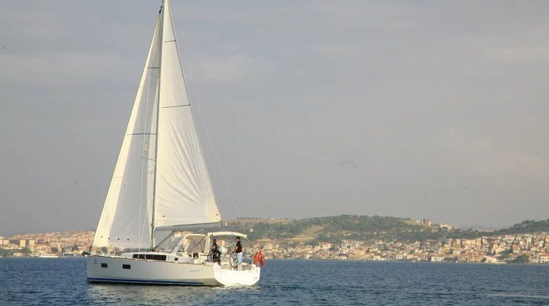 Beneteau Oceanis 38