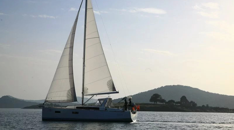 Beneteau Oceanis 38