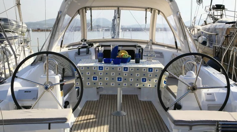 Beneteau Oceanis 38