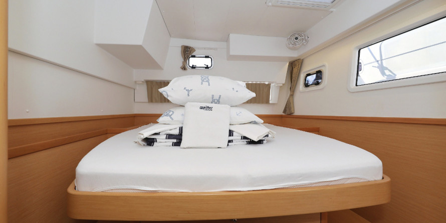 Lagoon 42 - 4 + 2 cab.