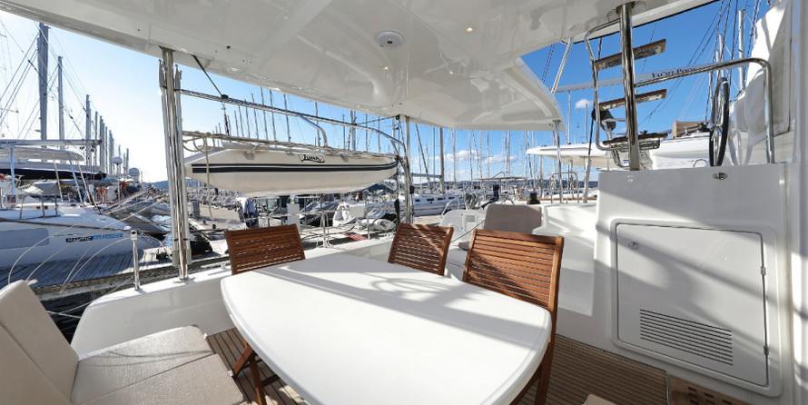 Lagoon 42 - 4 + 2 cab.