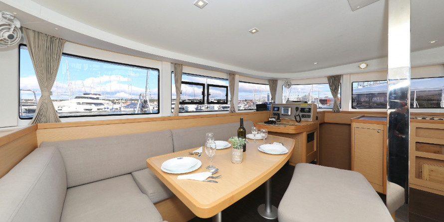 Lagoon 42 - 4 + 2 cab.