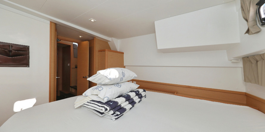 Lagoon 42 - 4 + 2 cab.