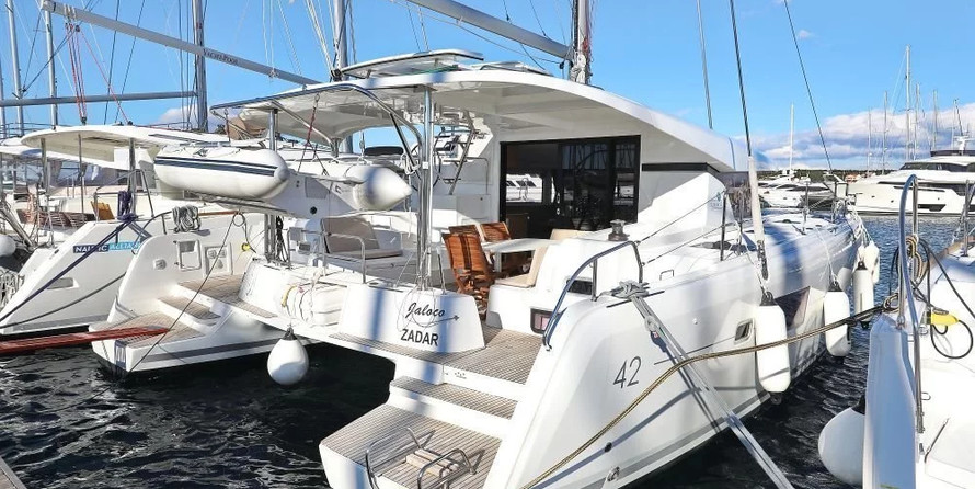 Lagoon 42 - 4 + 2 cab.