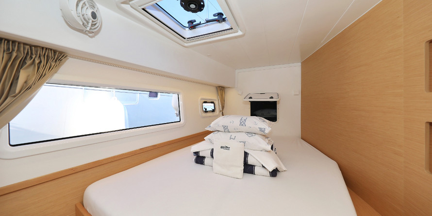 Lagoon 42 - 4 + 2 cab.