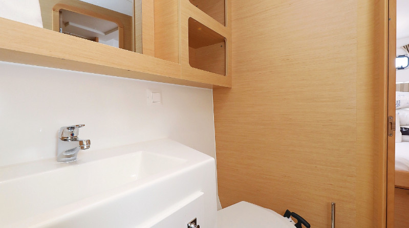 Lagoon 42 - 4 + 2 cab.