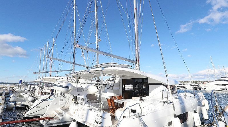 Lagoon 42 - 4 + 2 cab.