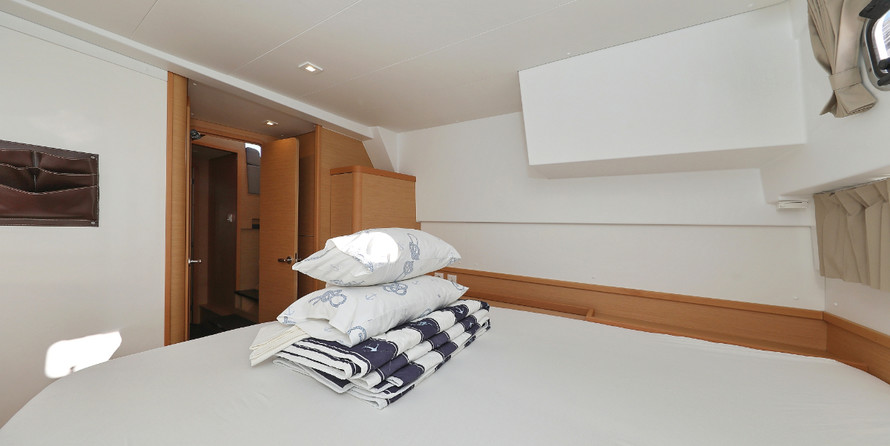 Lagoon 42 - 4 + 2 cab.