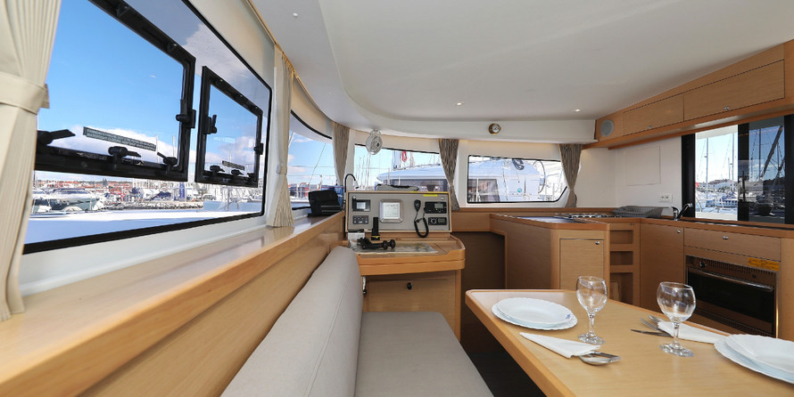 Lagoon 42 - 4 + 2 cab.