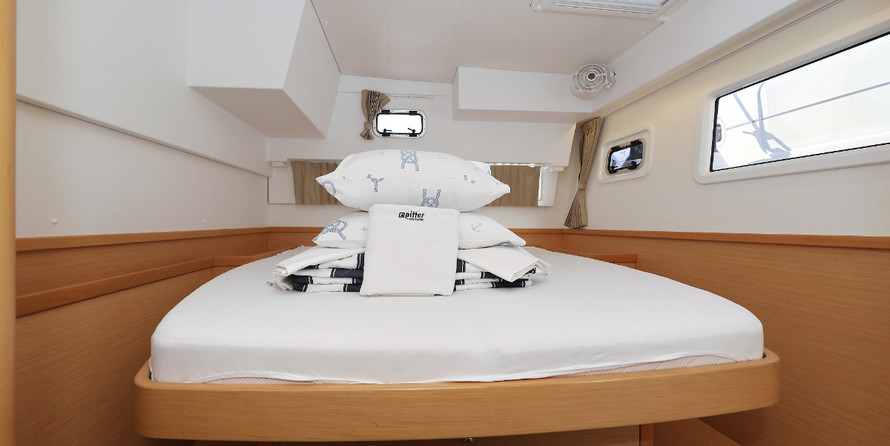 Lagoon 42 - 4 + 2 cab.