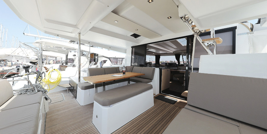 Fountaine Pajot Astréa 42