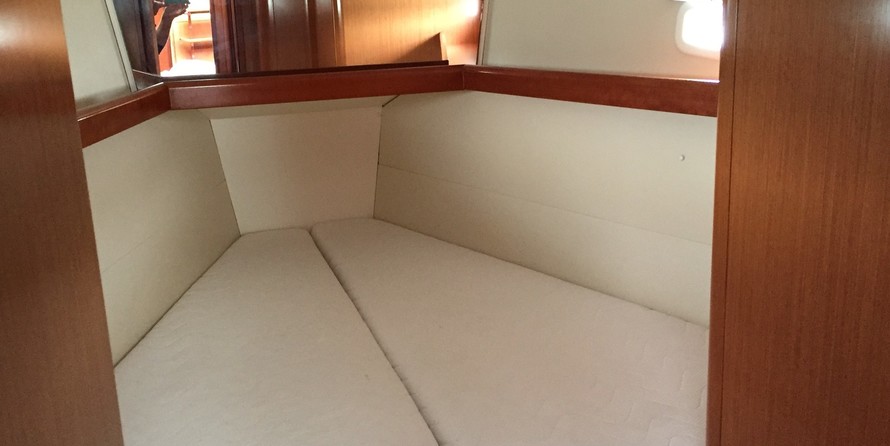 Oceanis 43