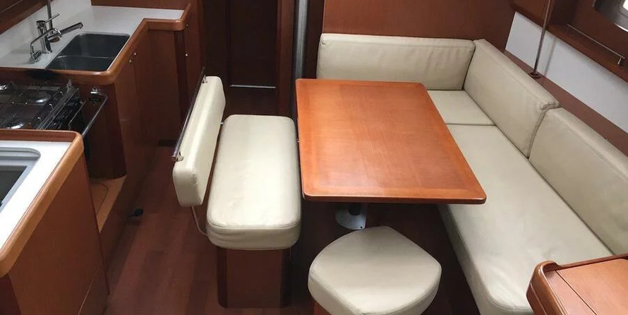 Oceanis 43