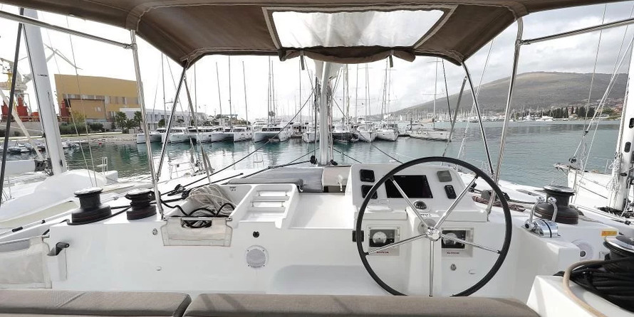 Lagoon 450 F