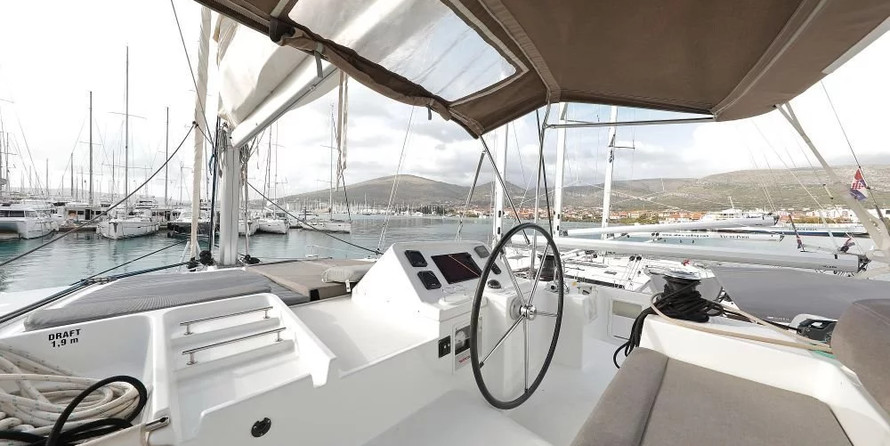 Lagoon 450 F
