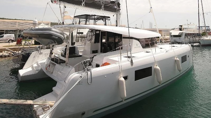 Lagoon 42