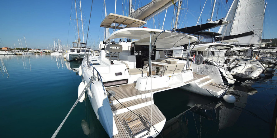 Lagoon 42