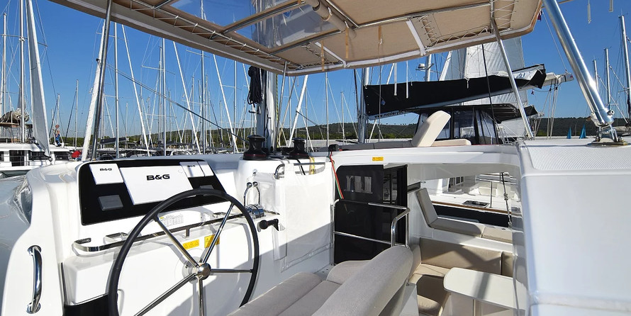 Lagoon 42