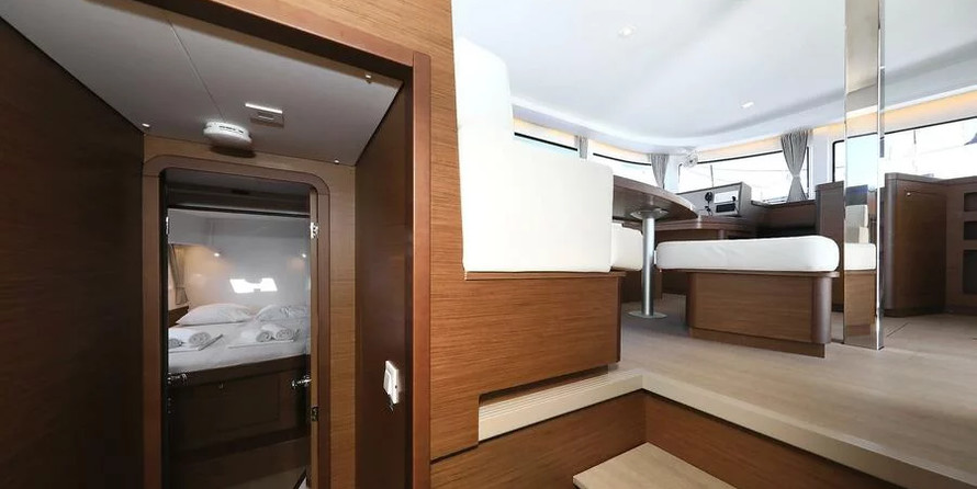 Lagoon 42