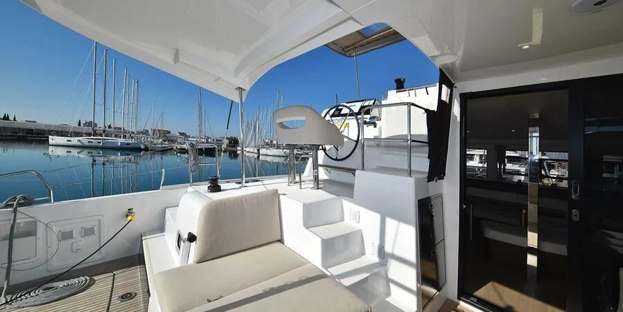 Lagoon 42