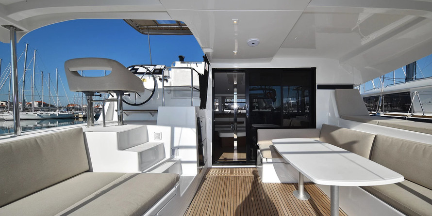 Lagoon 42