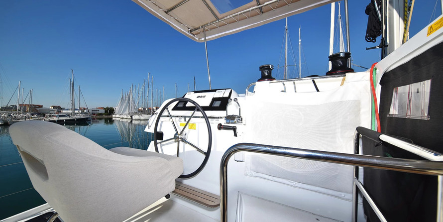Lagoon 42