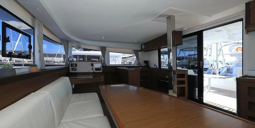 Lagoon 42