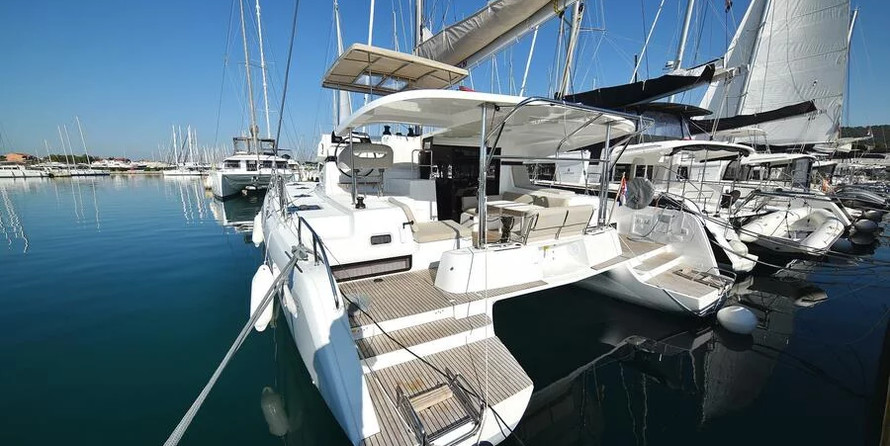Lagoon 42