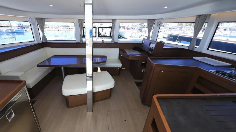 Lagoon 42