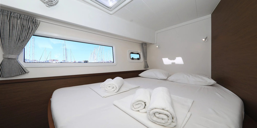Lagoon 42