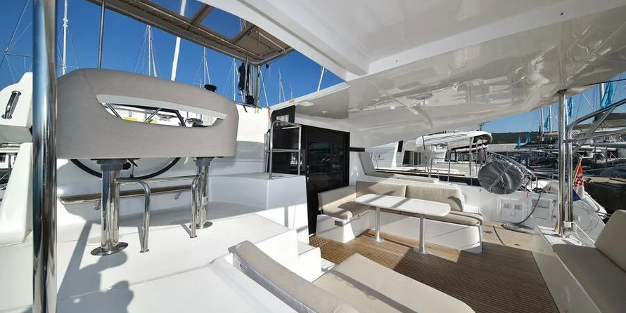 Lagoon 42