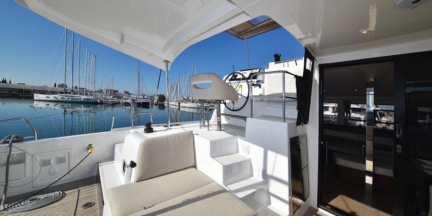 Lagoon 42