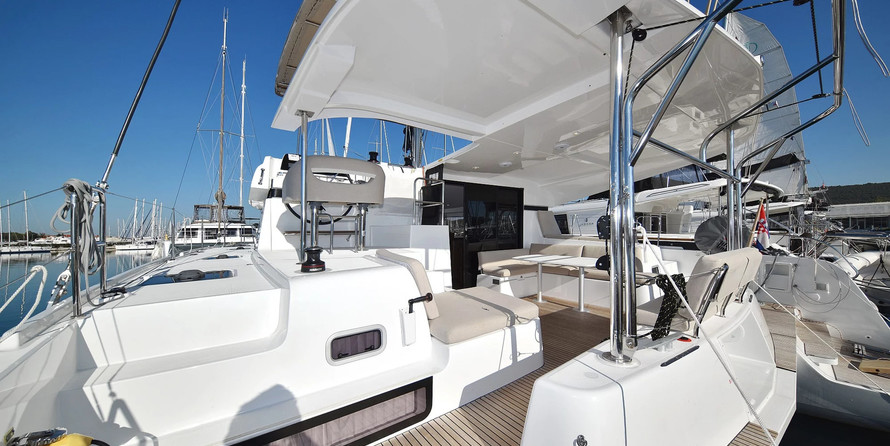 Lagoon 42