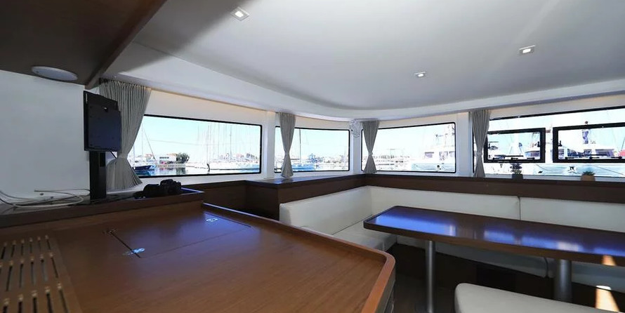 Lagoon 42