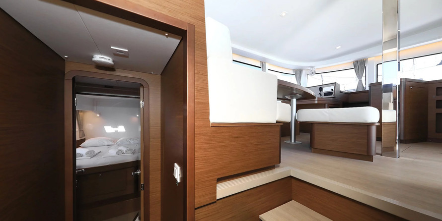 Lagoon 42