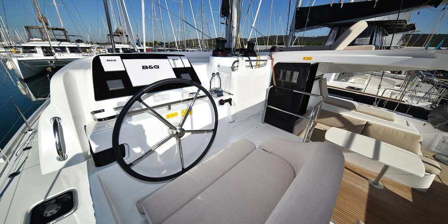Lagoon 42