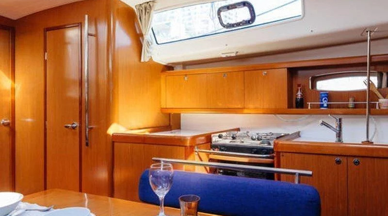 Beneteau Oceanis 43