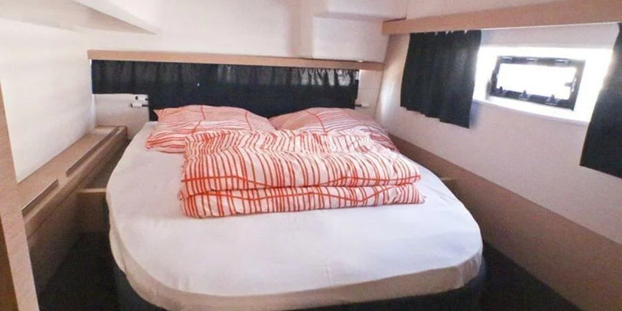 Fountaine Pajot Lucia 40