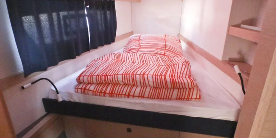 Fountaine Pajot Lucia 40