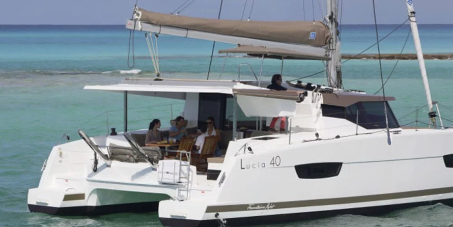 Fountaine Pajot Lucia 40